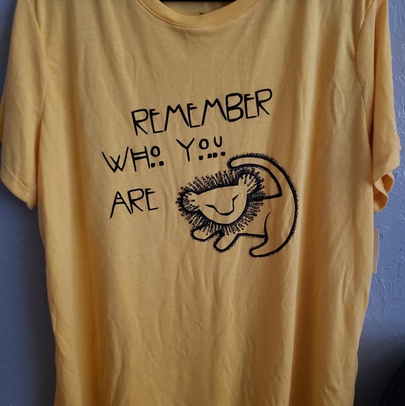 Disney Tops - Disney Lion King Tee